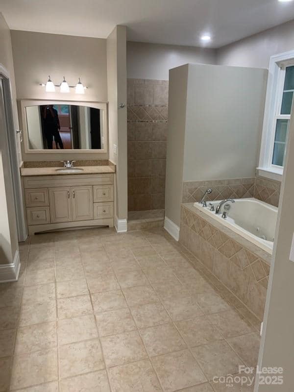 Building Photo - 7925 Bay Pointe Dr