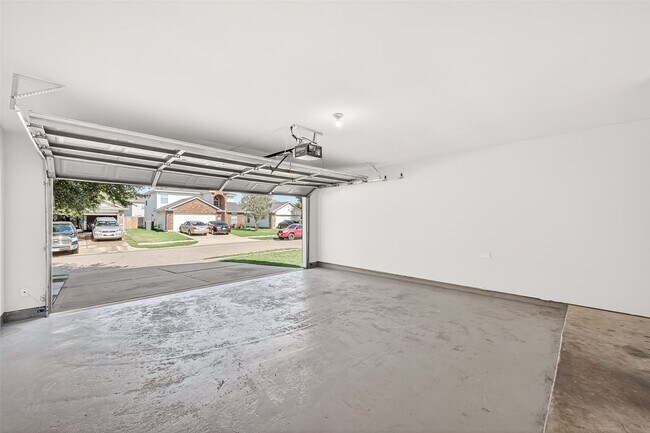 Building Photo - 5943 Stockholm Ct