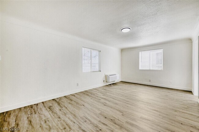 Building Photo - 1014 N 4th St