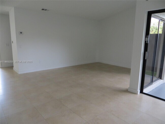 Building Photo - 15207 SW 46th Ln