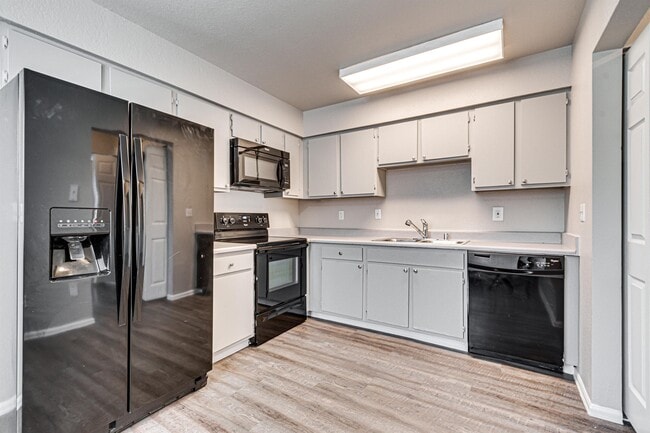 Building Photo - 7550 Bannock St