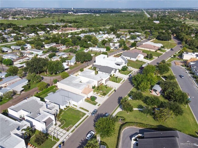 Building Photo - 37 Providence Ave