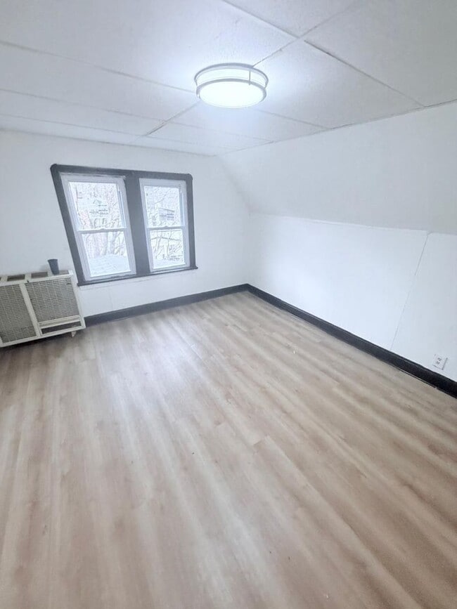 Building Photo - 2791 E 127th St