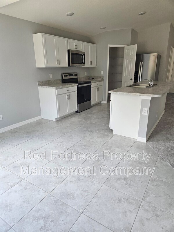 Building Photo - 22402 Peachland Blvd