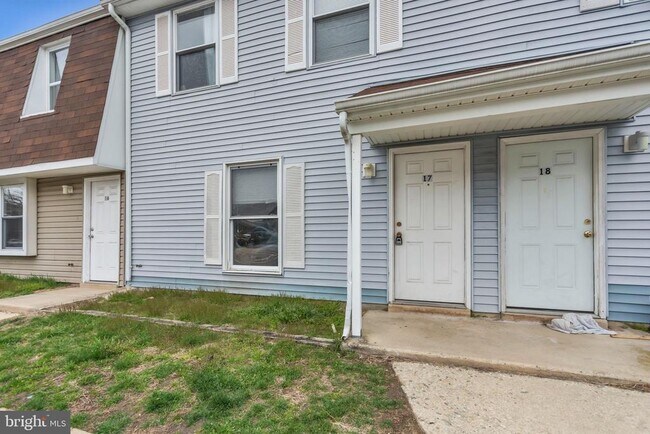 Building Photo - 17 Beau Rivage Dr
