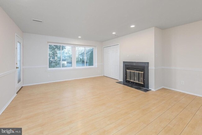 Building Photo - 1825 The Woods II