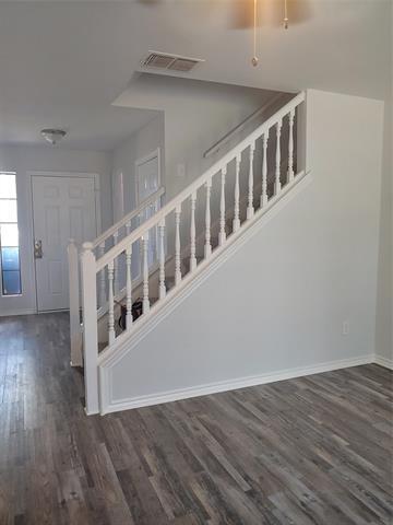 Building Photo - 215 Lake Park Rd