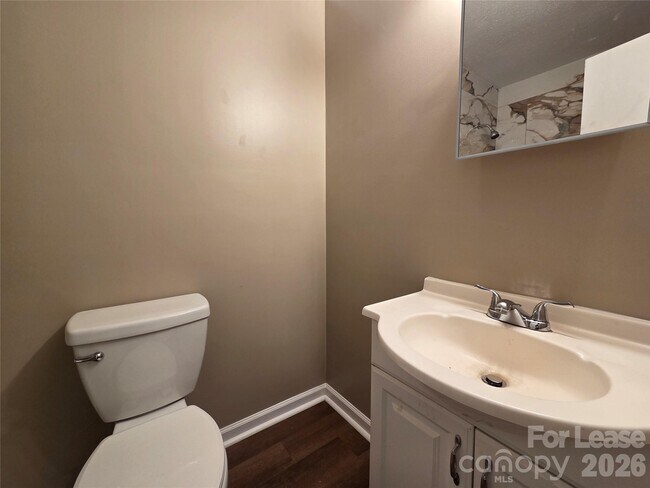 Building Photo - 743 Clarinda St