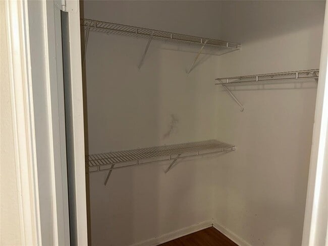 Building Photo - 6000 Shepherd Mountain Cove