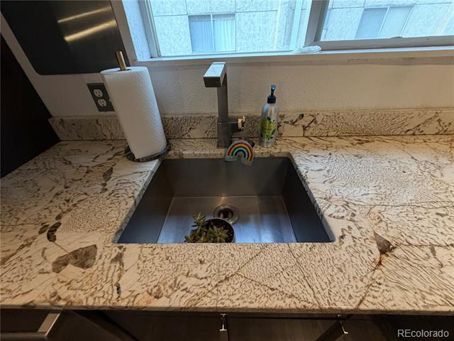 Building Photo - 1100 Colorado Blvd