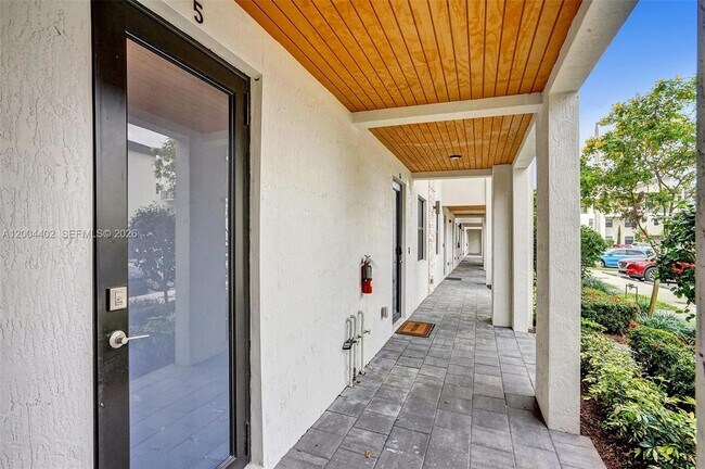 Building Photo - 10437 NW 82nd St