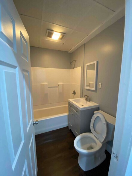 Building Photo - 102 Endicott St