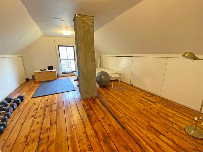 Building Photo - 263 Auburndale Ave
