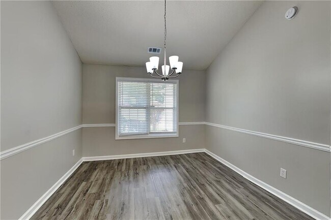 Building Photo - 705 Beranda Cir
