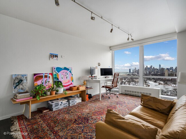 Building Photo - 330 W Diversey Pkwy