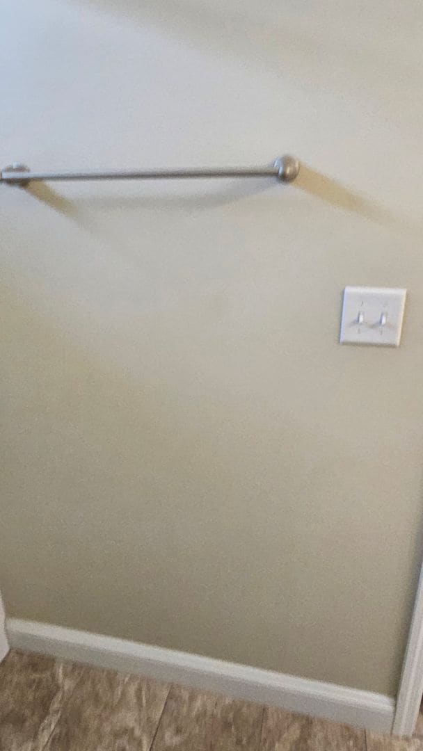 Building Photo - Knights Landing four bedroom home