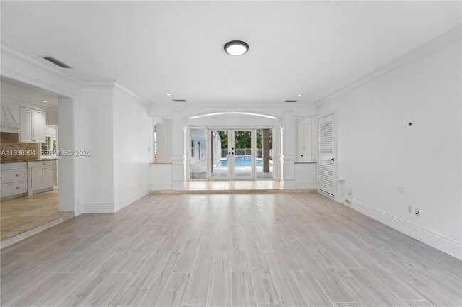 Building Photo - 10640 SW 61st Ave