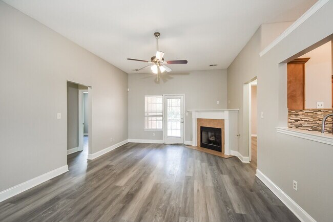 Building Photo - 8457 Regal Bend Dr