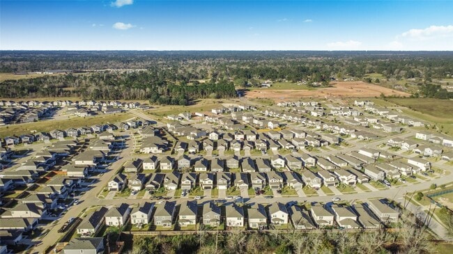 Building Photo - 25928 Chicory Dr