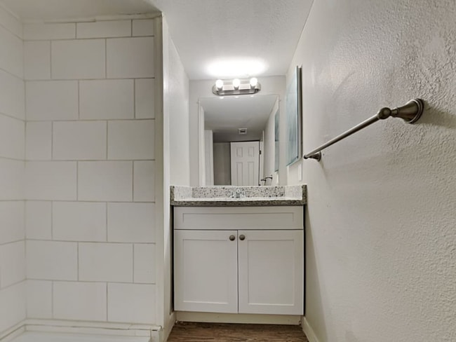 Building Photo - 6930 Sugar Creek Cir
