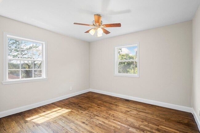 Building Photo - 204 Booth Rd