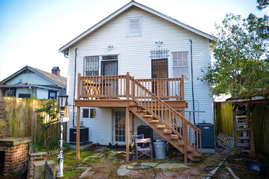 Building Photo - 2300 Dante St