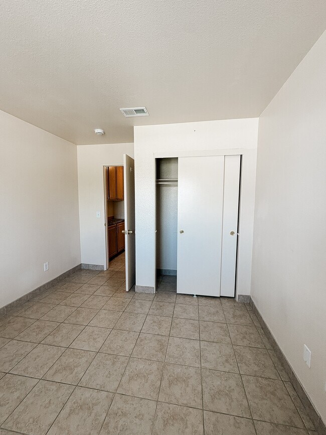 Building Photo - 71531 Sunnyvale Dr