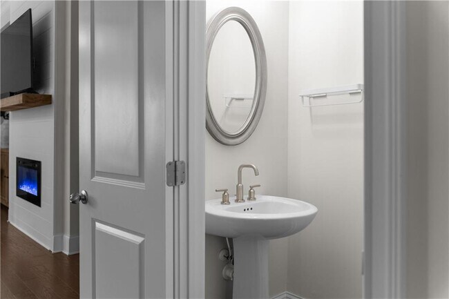 Building Photo - 648 Stickley Oak Way