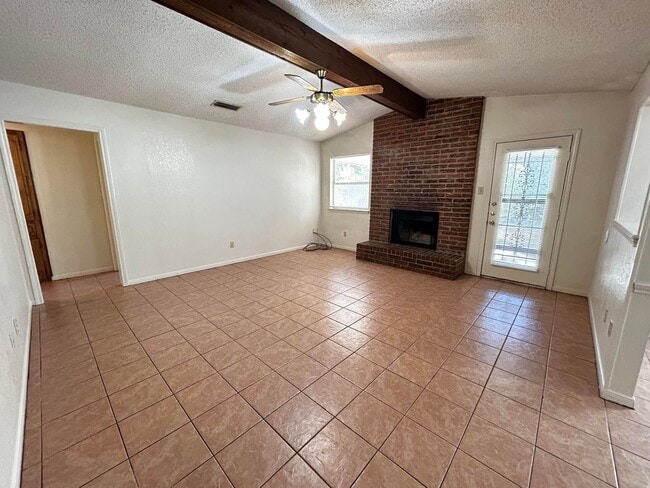 Building Photo - 3-Bedroom House for Rent in Copperas Cove