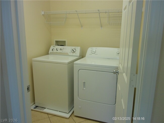 Building Photo - 6644 Pine Siskin Pl