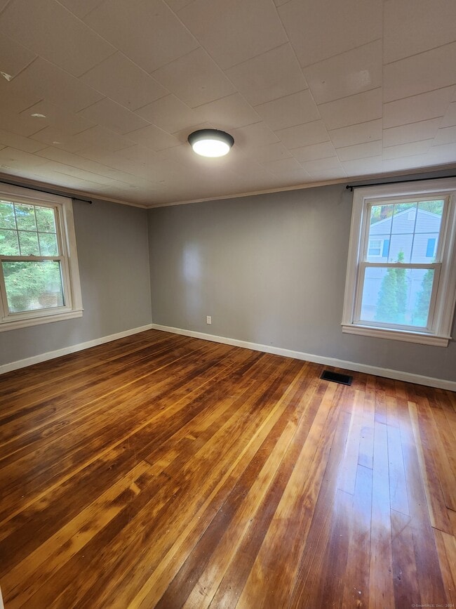 Building Photo - 25 Cronin St