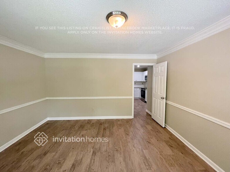 Building Photo - 2862 Wynford Dr S W