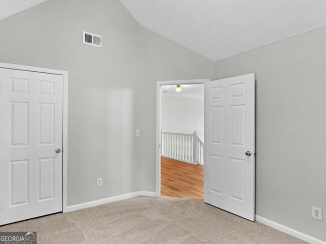 Building Photo - 230 Millstone Dr