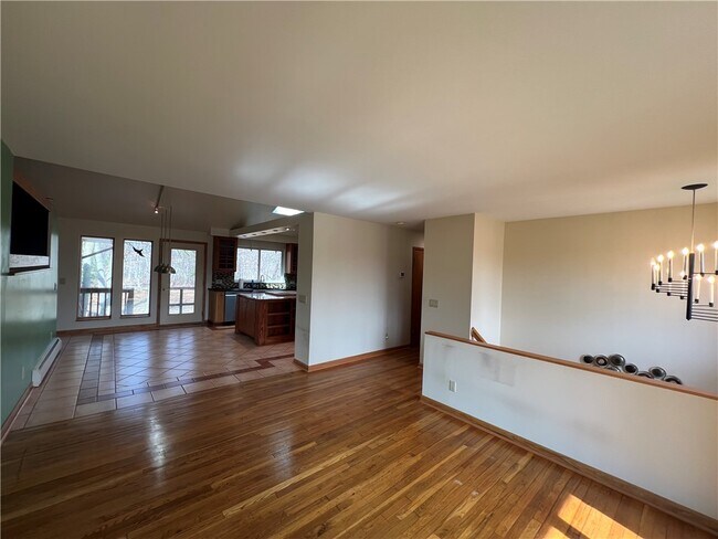 Building Photo - 340 Campbell Rd