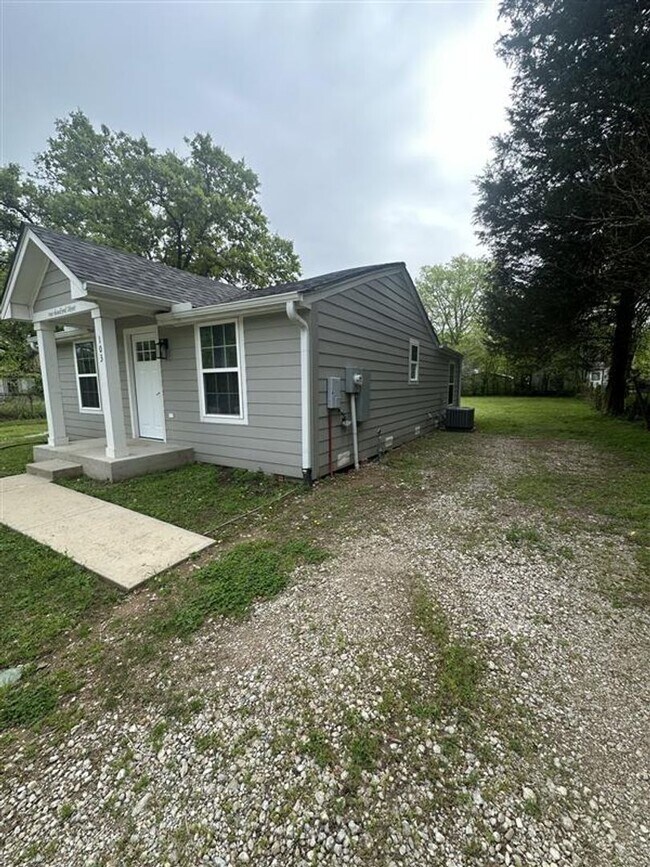 Building Photo - 103 Wade St