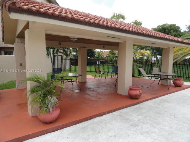 Building Photo - 9905 NW 9th St Cir