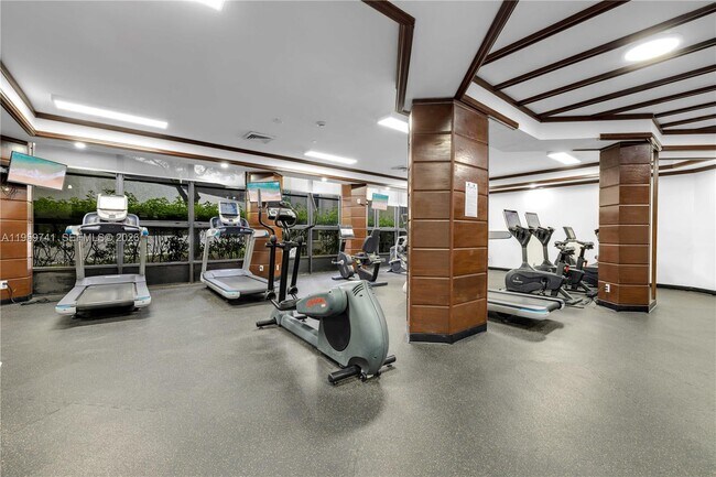 Building Photo - 18181 NE 31st Ct