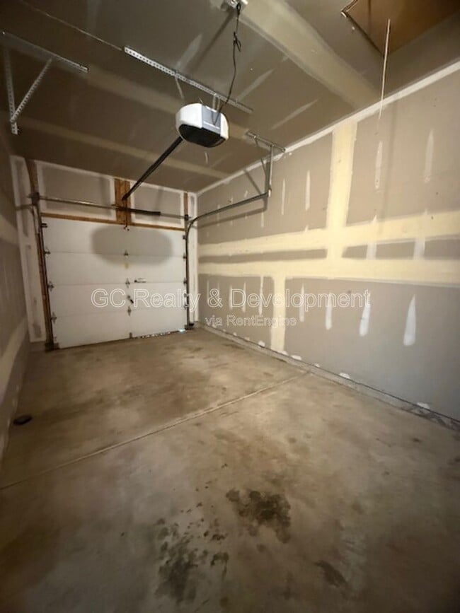 Building Photo - 1652 Cesario Dr