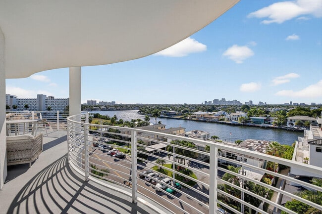 Building Photo - 612 Bayshore Dr