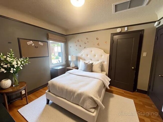 Building Photo - Charming 3 Bedroom 2 Bathroom, Long Beach Home for Lease!