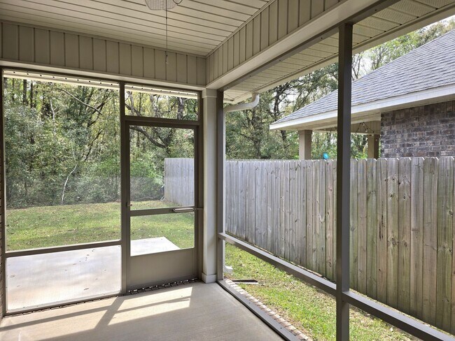 Building Photo - 3-Bedroom Home - Parkside Commons