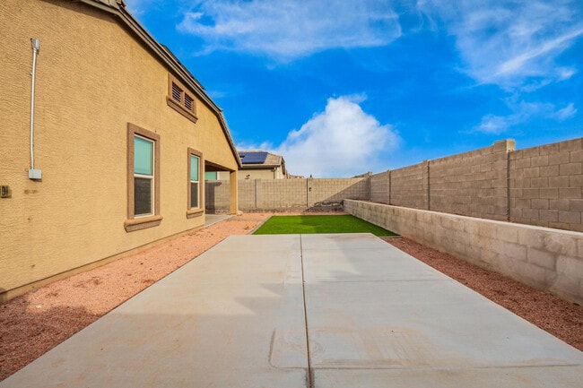 Building Photo - 10773 W Swayback Pass