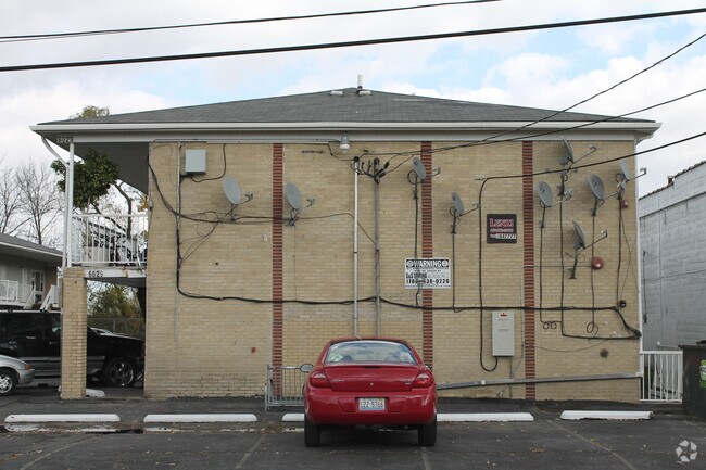 Building Photo - 6029 Lenzi Ave