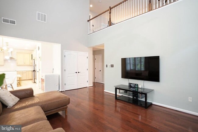 Building Photo - 20779 Crescent Pointe Pl