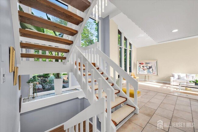 Building Photo - 950 Sunset Ridge