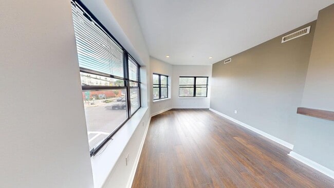Floorplan - Ten Front
