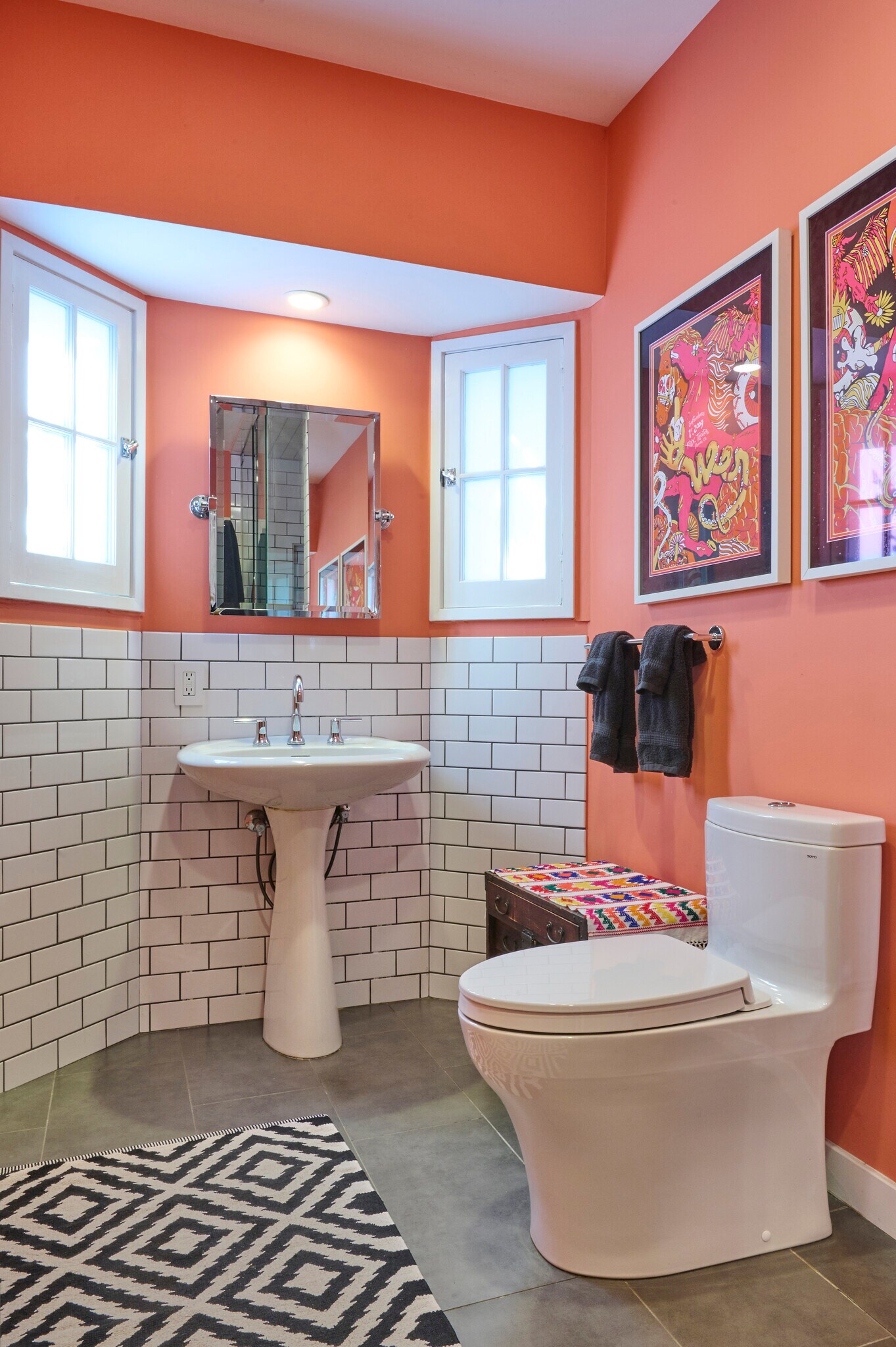 2nd full bathroom - 5105 Morella Ave