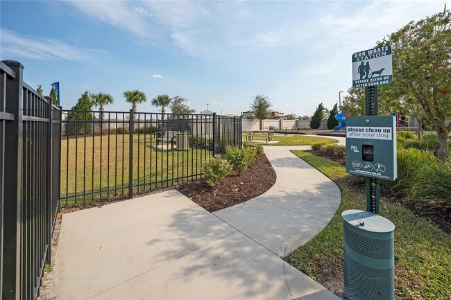 Building Photo - 877 Spring Palms Lp