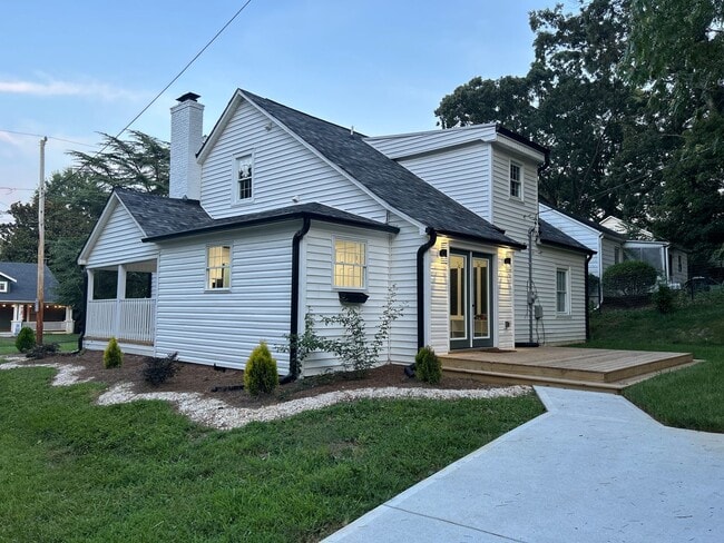 Building Photo - Available Soon! Ardmore WS, 4 Bedroom, 3 F...