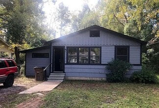 Building Photo - 1905 Pake Ave